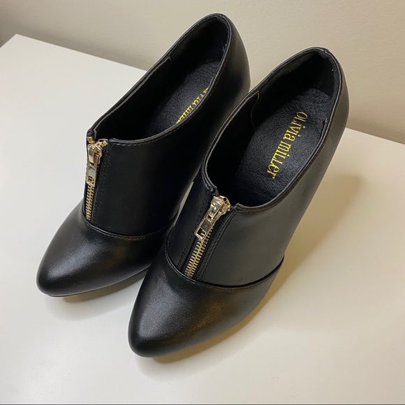 🚫SOLD🚫Olivia Miller Heeled Shoe with gold zipper - Picture 1 of 4